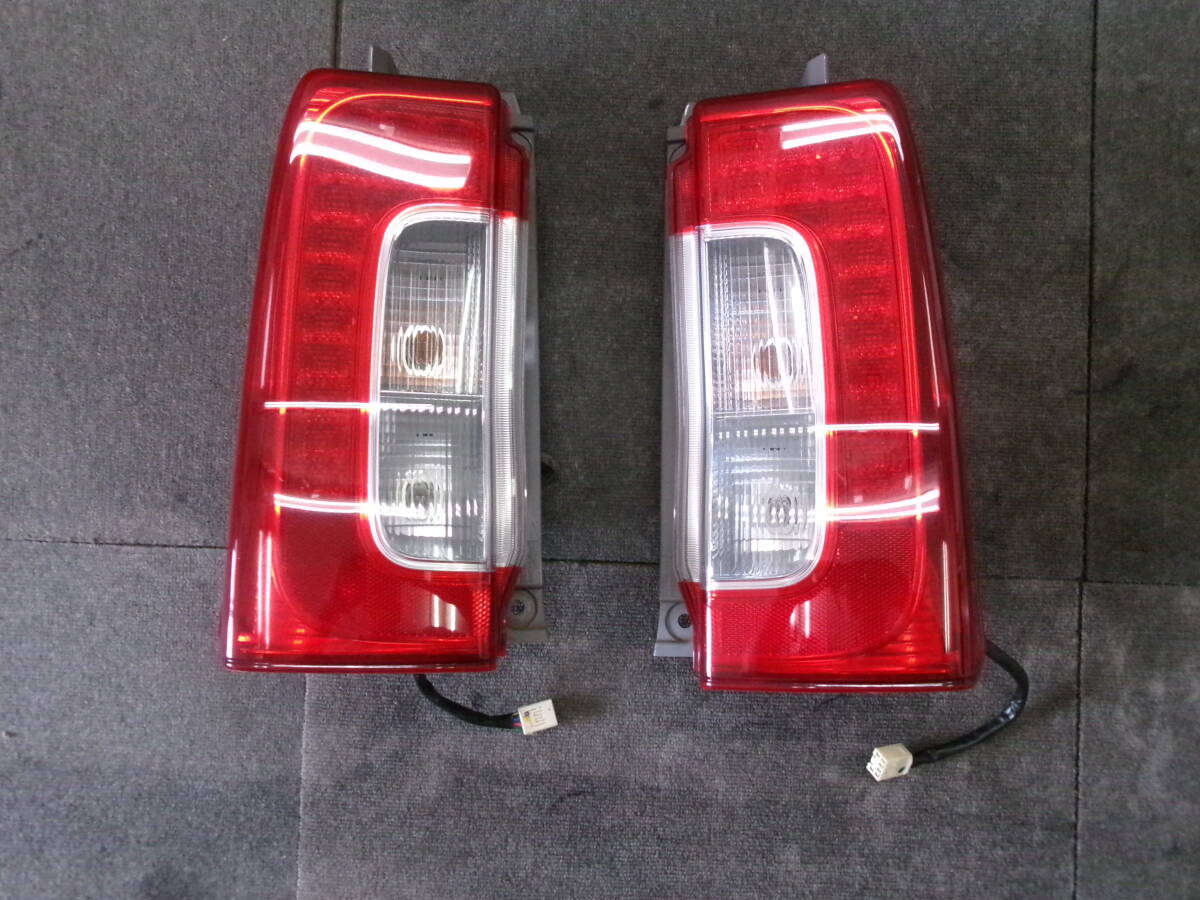 LA600S タント テールランプ 左右セット拍卖