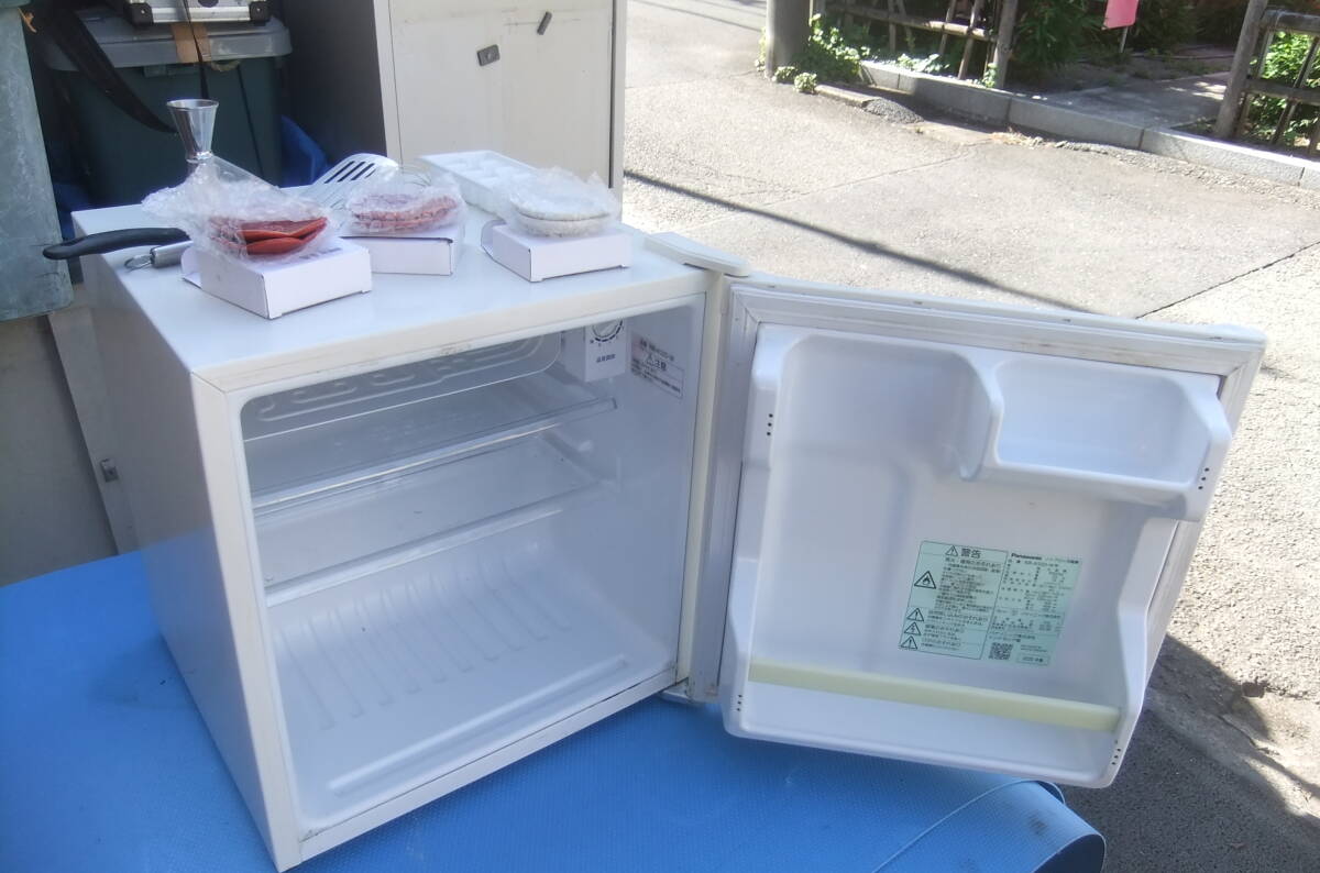 東京都 動作品 2020年製 おまけ付 小型冷蔵庫 1ドア 右開き 45L パナソニック NR-A50D-W オフホワイト 幅460mm拍卖