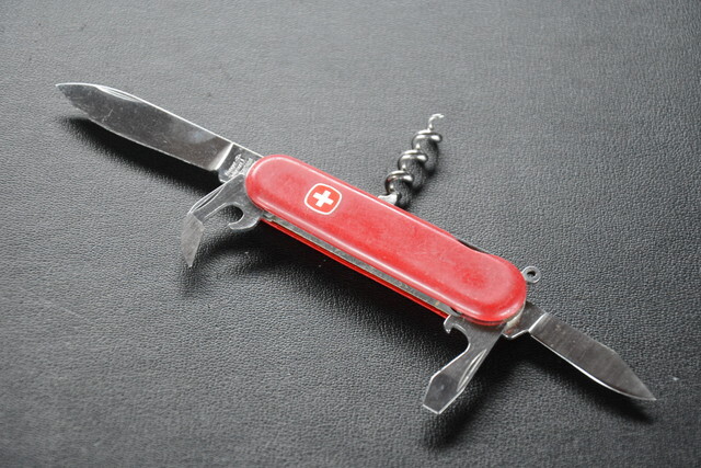 古いナイフ 多機能 Wenger Delemont 検索用語→Aレター100g10内昭和レトロヴィンテージキャンプアウトドアナイフウェンガーデルモント拍卖