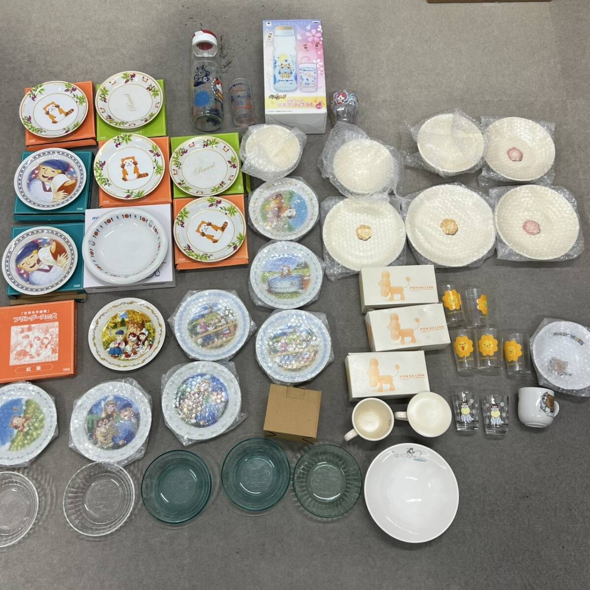 #13404 キャラクター食器 あらいぐまラスカル ピングー ポンデライオン その他 グラス ガラス皿 陶器 皿拍卖