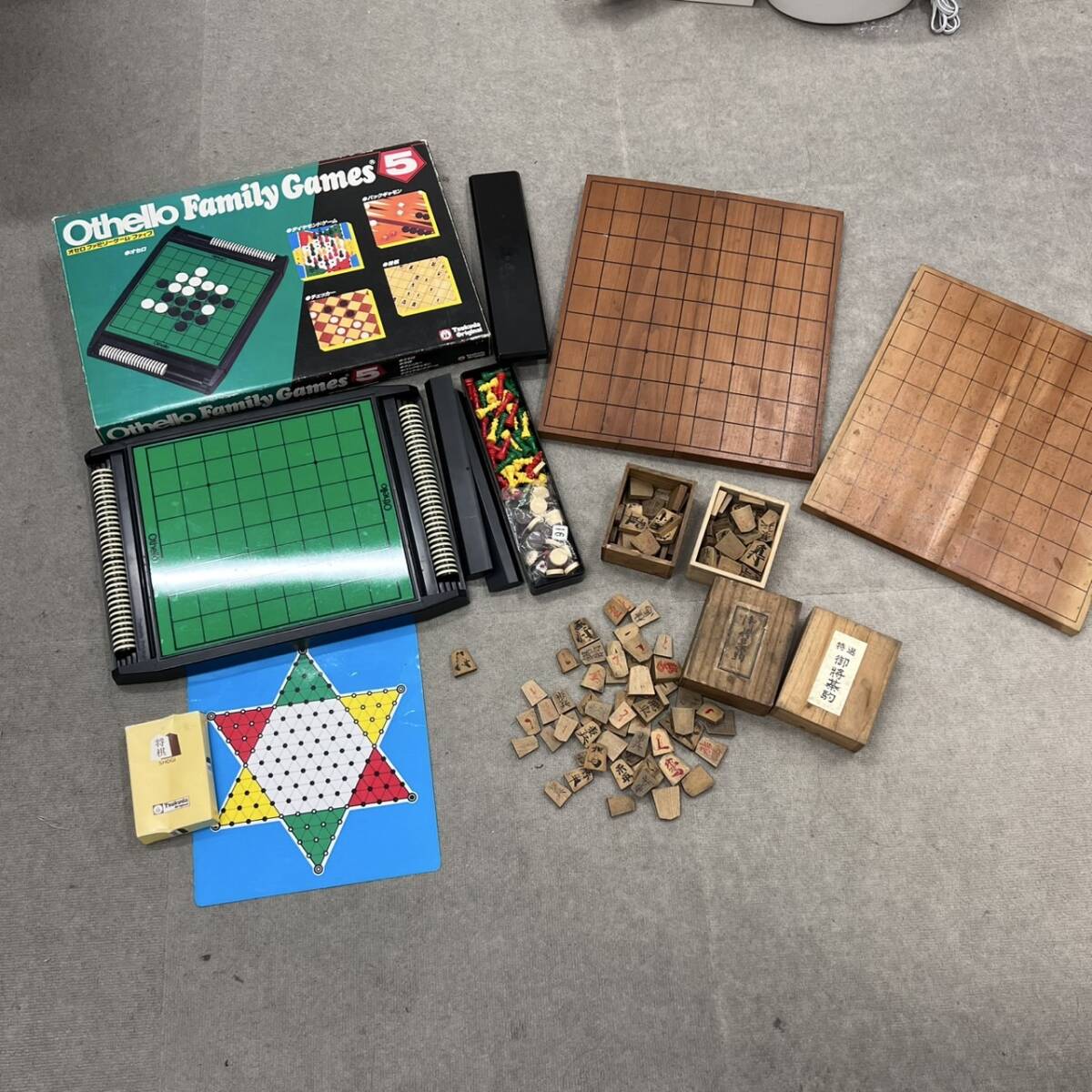 #13921A 【ボードゲームおまとめ】 将棋盤 将棋駒 木製 折りたたみ式 Othello オセロ ファミリーゲームファイブ 現状品 拍卖