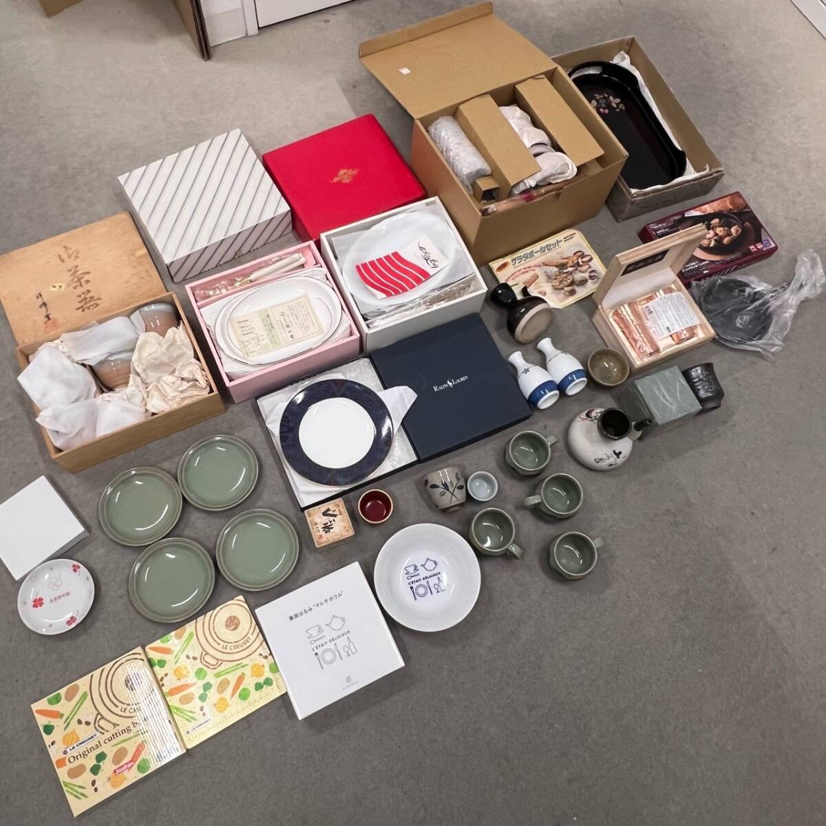 #13712 【工芸品・贈答品】食器おまとめ 徳利 おぼん お皿 食器 食器 その他 保管品拍卖