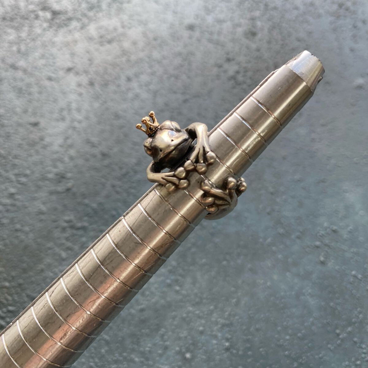 【和銀 WAGIN ワギン 蛙の王様 King of Frog かえる カエル 18金 シルバー925 リング 指輪 6号 福岡本店購入 日本製 k18 Sterling Silver】拍卖