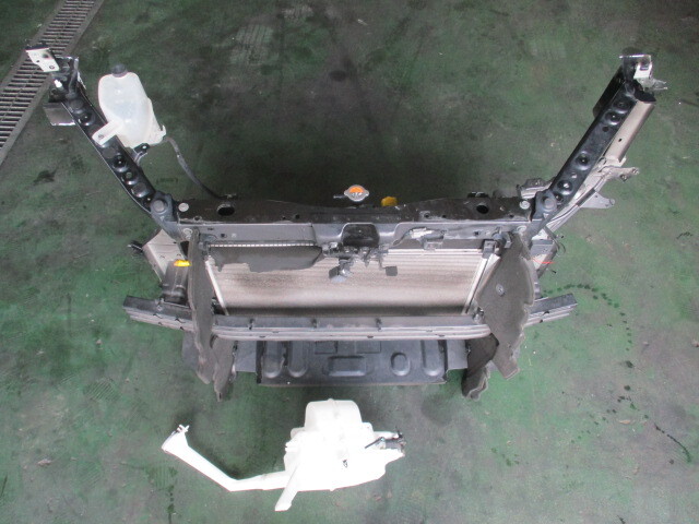 ⑦ 平成28年式 セレナ C27 純正 コアサポート フロントカット ラジエーター コンデンサー 電動ファン ※要補修※ジャンク品※拍卖