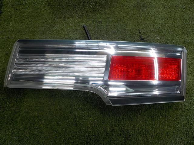 エルグランド PNE52 右内側テールランプ オーテック クリアレンズ拍卖