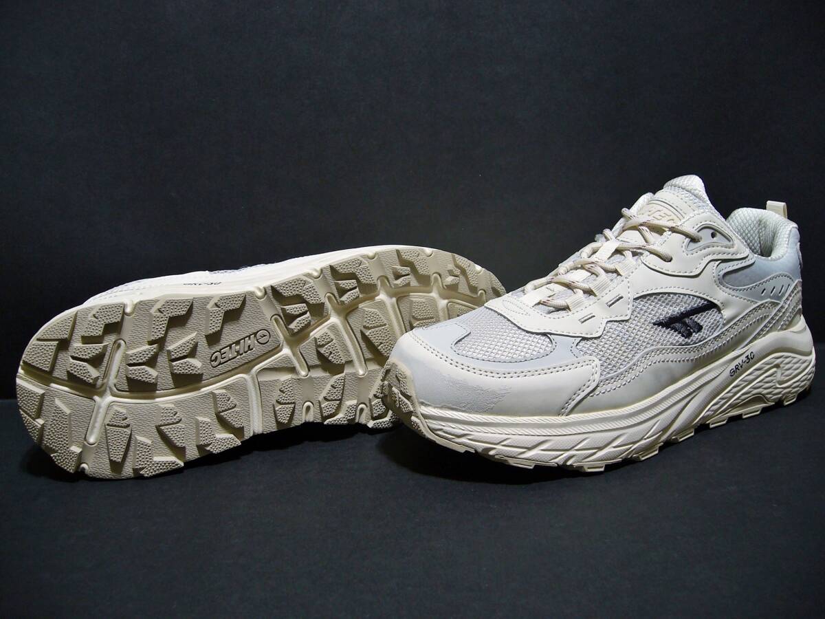 【 送料無料・新品・未使用 】 透湿 防水 ハイテック HI-TEC 防水アウトドアスニーカー EASTEND WP 〔オフホワイト〕27.0cm拍卖