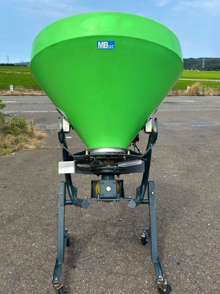 NO.50-2102(新潟) ニプロ ブロードキャスター MB407 電動 リモコン欠品 施肥散布機 ブロードキャスト 拍卖