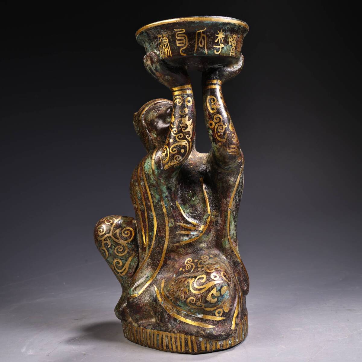 漢時代 古銅錯金 青銅器 青銅錯金 跪人油灯 油灯 擺件 置物 時代物 古董品 骨董 旧家蔵出し 唐物 中国古玩 古美術品 ヤフオク拍卖