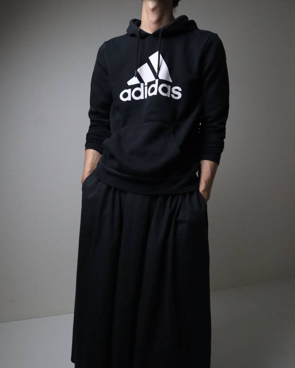SW116/10 adidas logo print hoodie black アディダス ロゴ プリント モノトーン フーディ フーデッド パーカ 黒 ブラック M拍卖