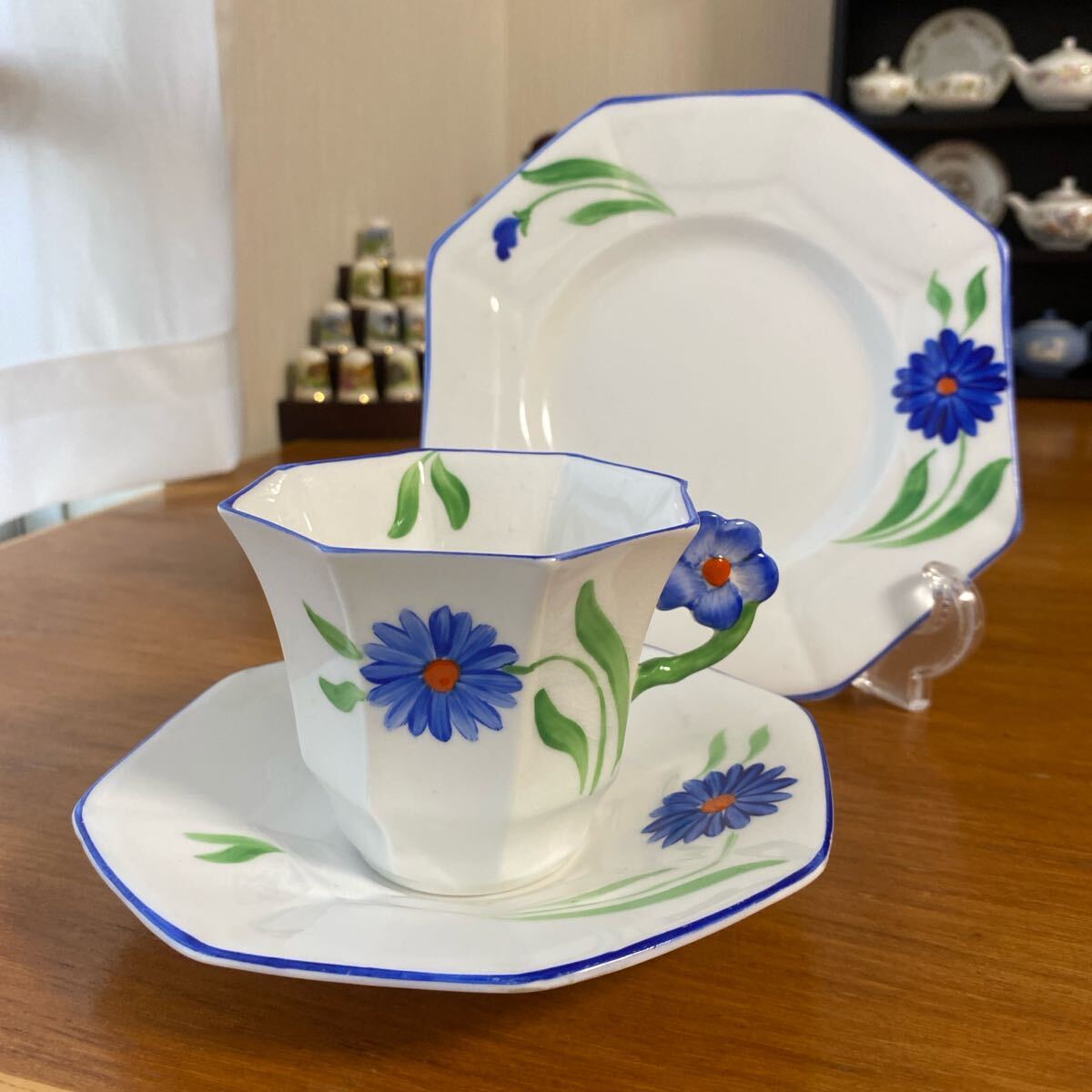 英国製 メルバ フラワーハンドル アールデコ カップ ソーサー プレート トリオ拍卖