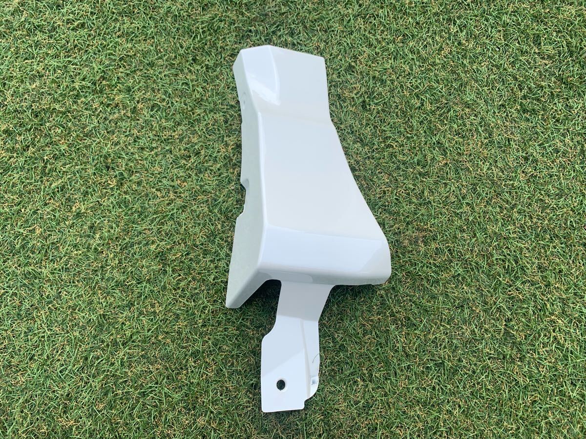 MODELLISTA モデリスタ MXUA80 AXUH80 ハリアー サイドスカート プロテクター フロント 左側 070パールホワイト 76902-MU810 【Ba7718-44】拍卖