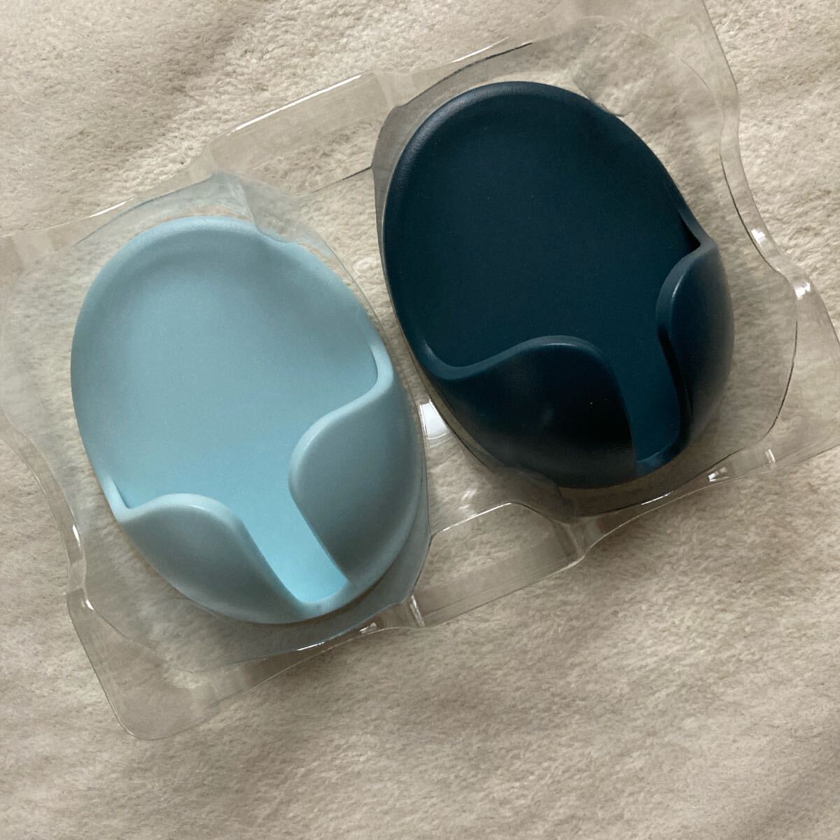 フック プラグフック 家庭用 キッチン 収納用 強力粘着 多用途 A B C O プラグホルダー シンプル 壁 タイル 壁紙 グラス 青 2個拍卖