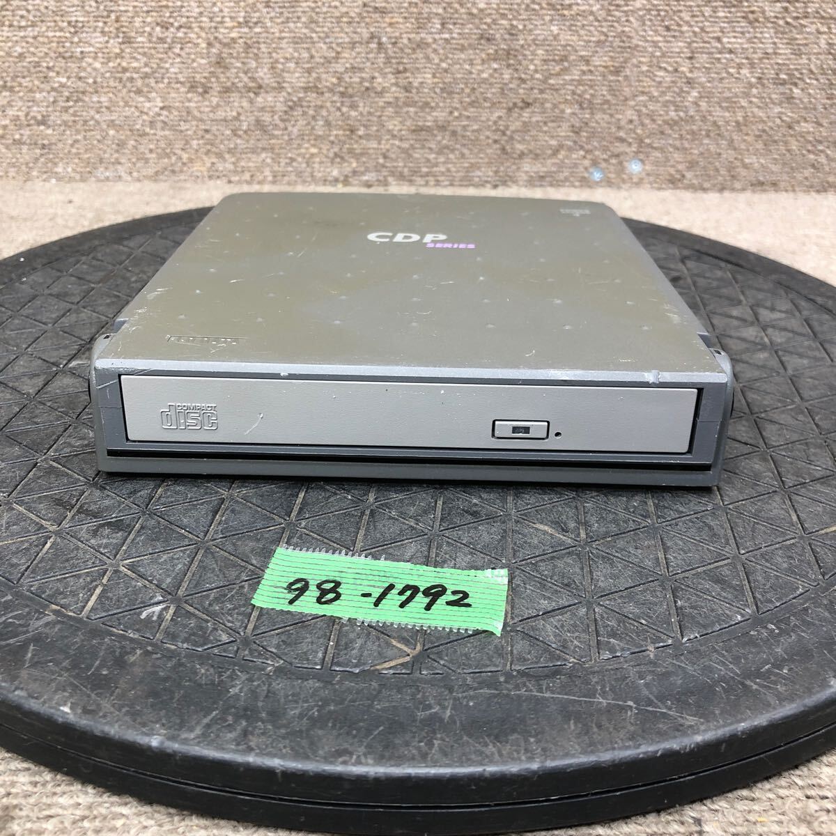 98-1792 激安 レトロPC パーツ 外付け CD-ROMドライブ 6倍速 IO DATA アイオーデータ CDP-TX6 動作未確認 ジャンク拍卖