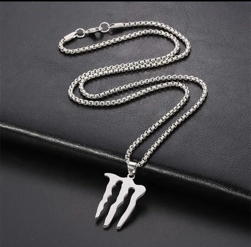 モンスターエナジー ペンダント シルバー色 ネックレス 送料込み拍卖