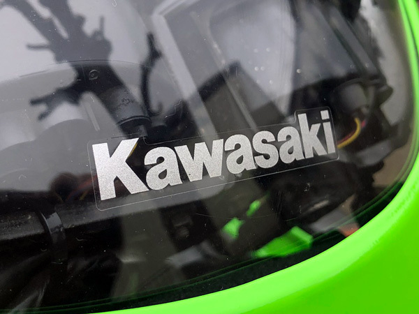 カワサキ純正 シールド スクリーン エンブレム ステッカー シール シルバー文字拍卖