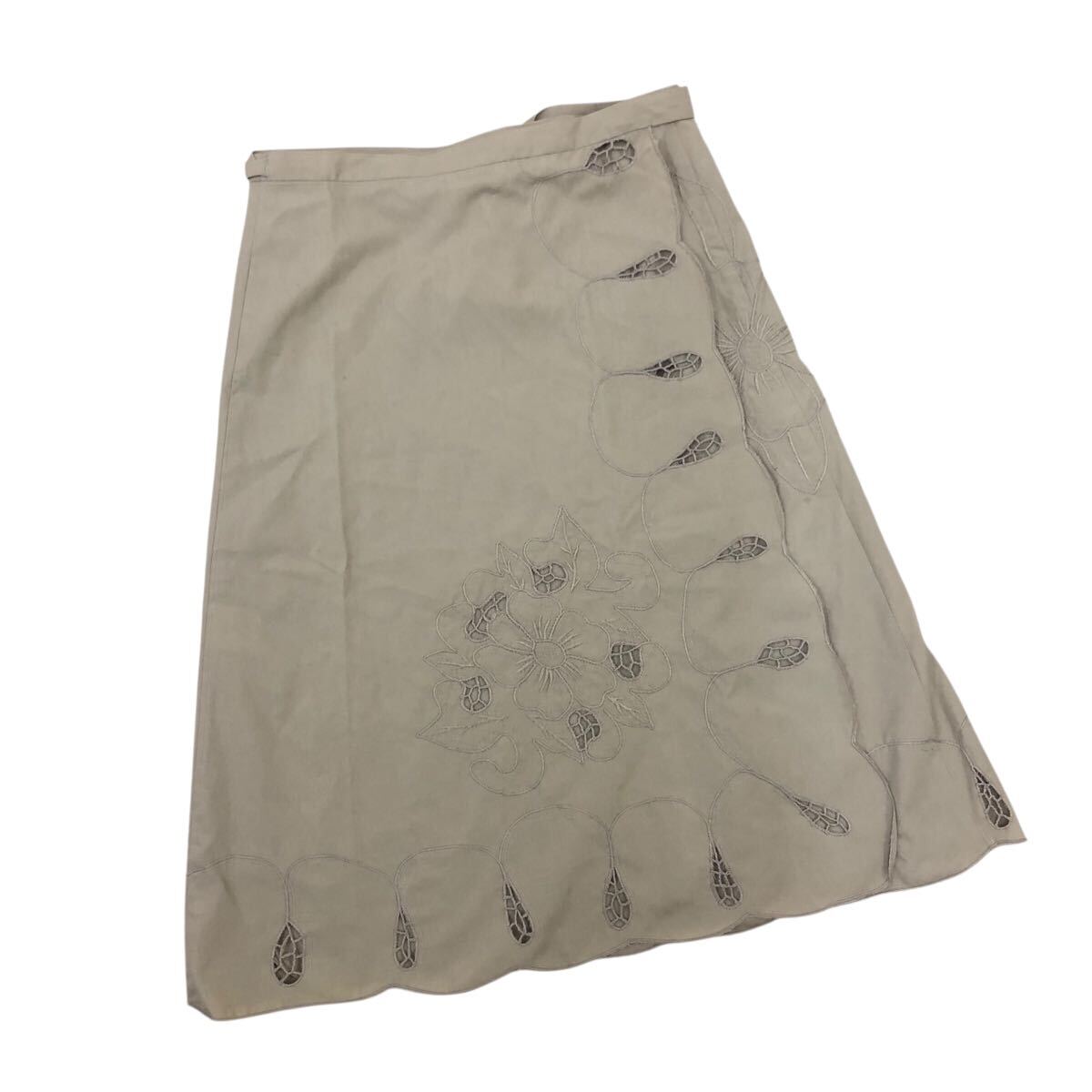 Nm314-6 MAIDEN VOYAGE ZUCCA メイデンボヤージュ ズッカ ラップ 巻き デザイン スカート ボトムス 花柄 カットワーク 刺繍 ベージュ M拍卖