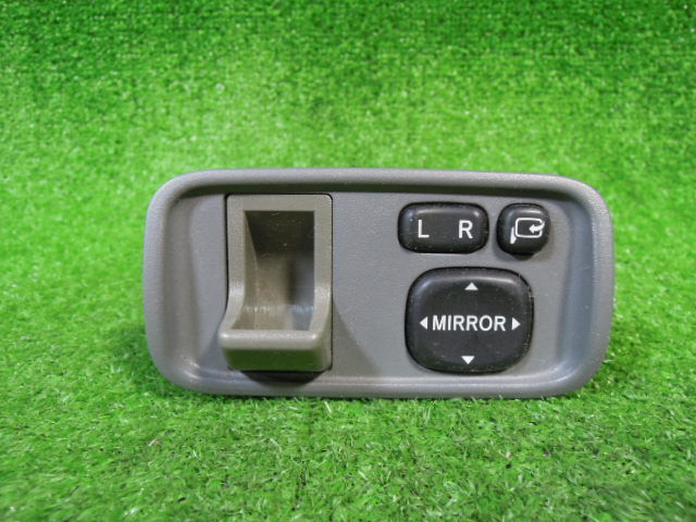 【送料無料】トヨタ ファンカーゴ NCP20 電動格納 ドアミラースイッチ 中古 183575 777452 配線9本 カプラー付き カバー付き 18081拍卖