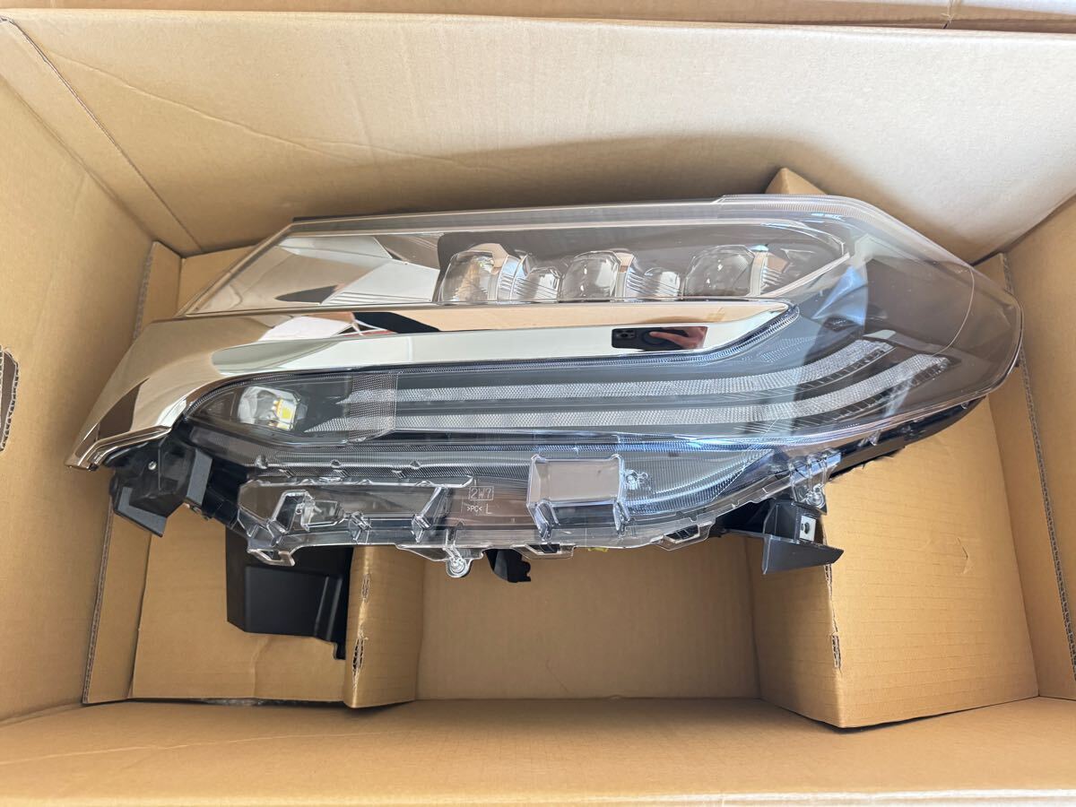 美品 R6 24年製 30 アルファード 後期 純正 3眼 ヘッドライト 左 (ナ) AYH30 AGH30 AGH35 GGH30拍卖