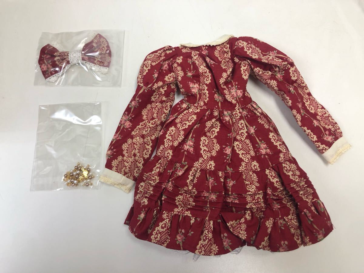 ドール服 ワンピース 花柄 アクセサリー付き拍卖