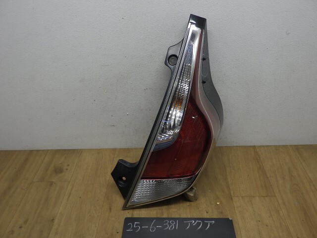 アクア  NHP10 右テールランプ ライト レンズ 3P0 スタンレー 52-297 81551-52D00拍卖