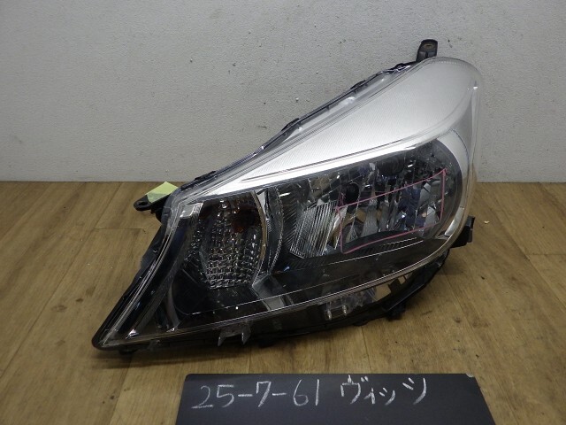 ヴィッツ  NSP135 左ヘッドランプ ライト レンズ  070 コイト 52-233 81170-52D20拍卖