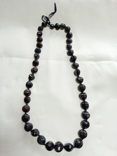 ハワイアンレイ ククイナッロングレイ ダークブラウン系拍卖