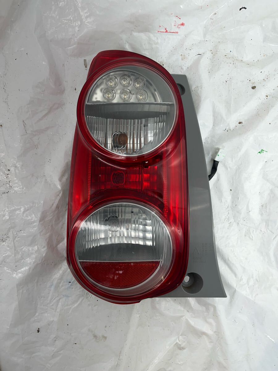 i7.1 パッソ KGC30 パッソ 純正 テールライト テールランプ 左 KOITO 220-51004 左側助手席側拍卖