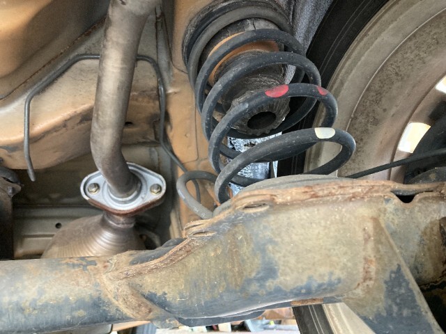 250610 ダイハツ エッセ L235S リアスプリング 左右セット拍卖