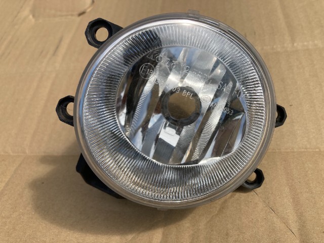 250701 シエンタ NSP170G H28年 左フォグランプ 81220-47010拍卖