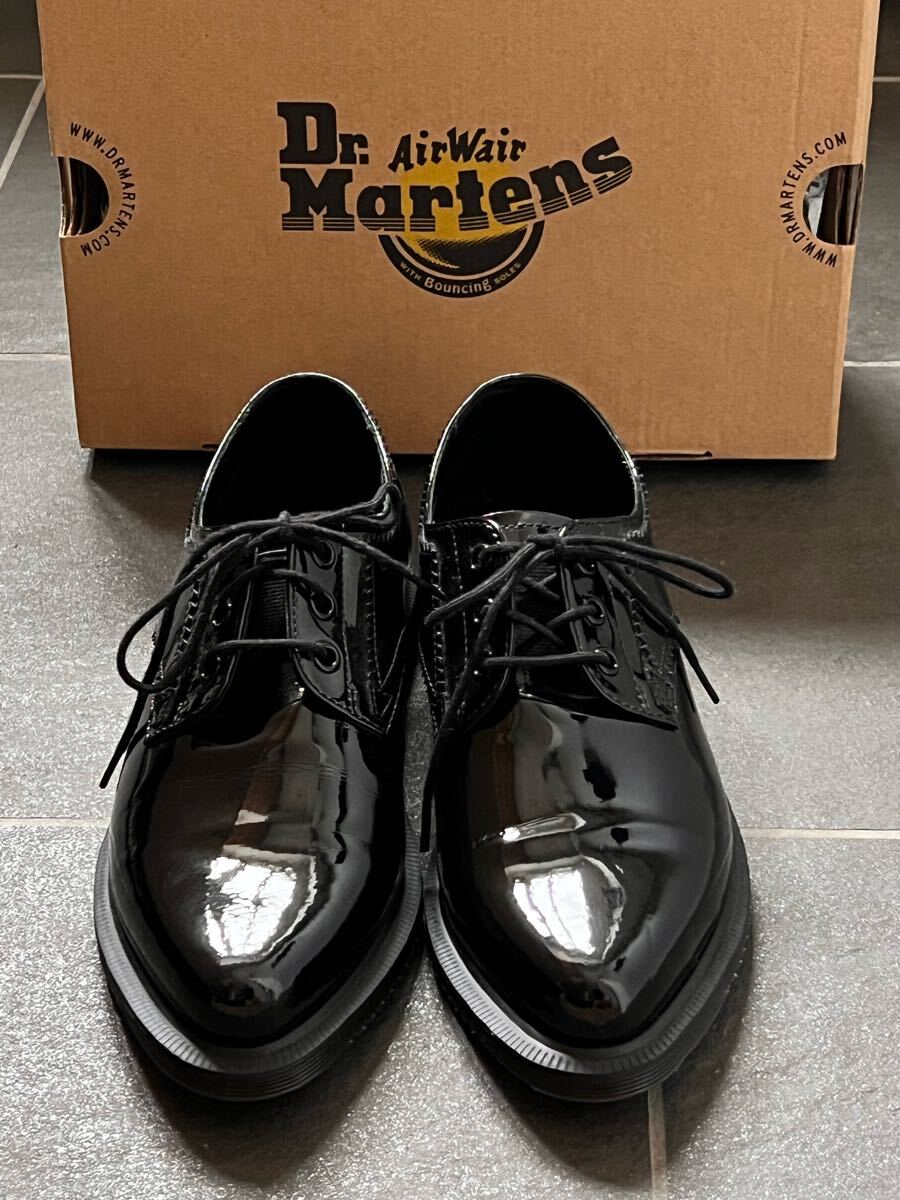 新品 ドクターマーチン TRULIA 38 エナメルレースアップシューズ拍卖