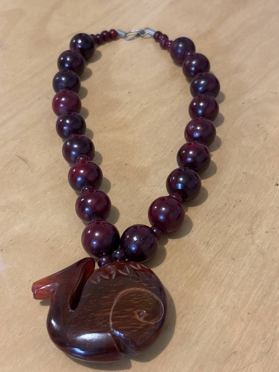 ネックレス赤茶色拍卖