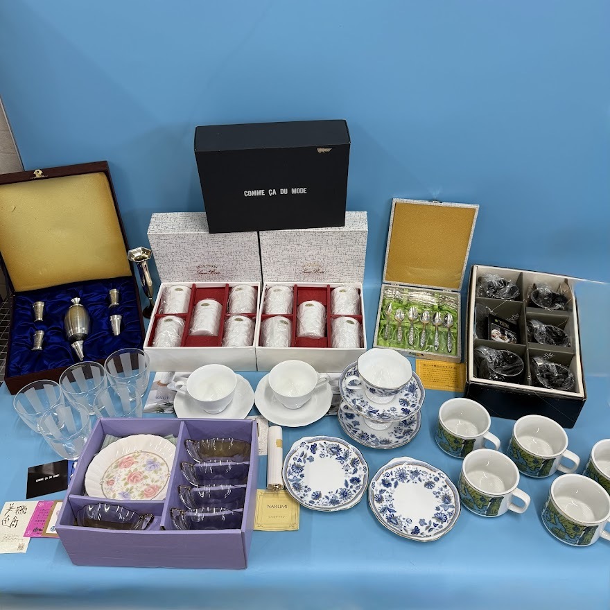 【B1658-7】NARUMI(カップ&ソーサー ケーキ皿) Trefle(コーヒーセットゴールド) など食器まとめ売り拍卖