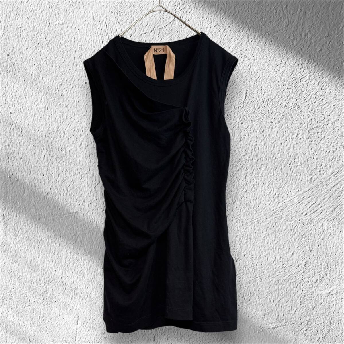 N°21ヌメロヴェントゥーノ/ギャザー ノースリーブカットソー拍卖