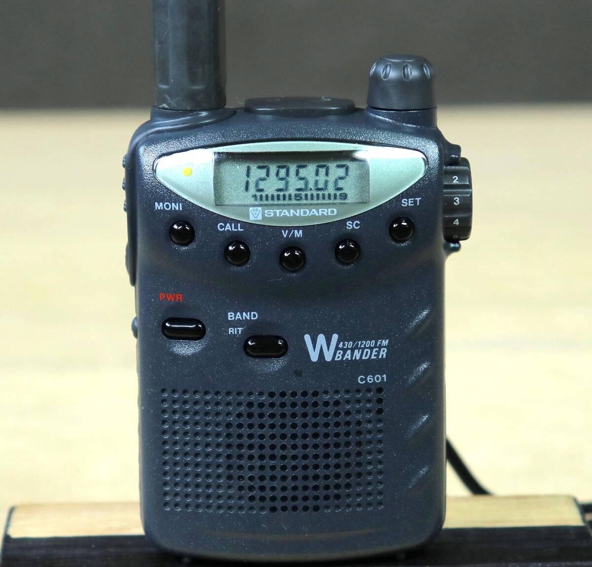 美品!STANDARD スタンダード C601 430/1200MHz FM ダブルバンドハンディー ワイド受信対応(C701 C710 TH-89)拍卖