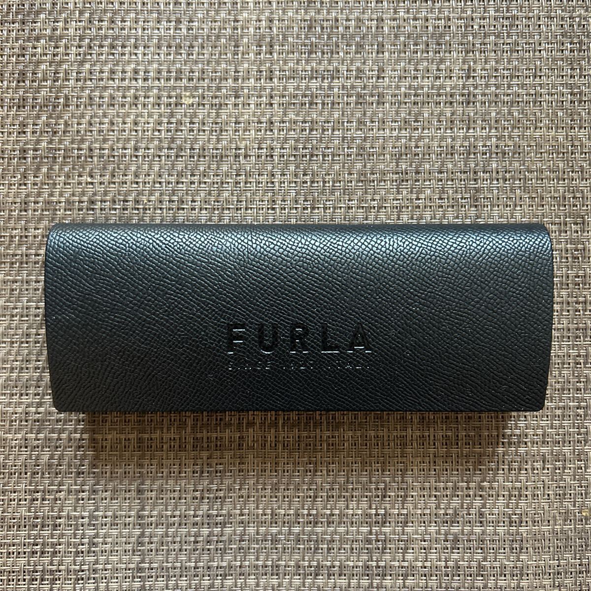 メガネケース フルラ FURLA ハードケース 黒 ブラック拍卖