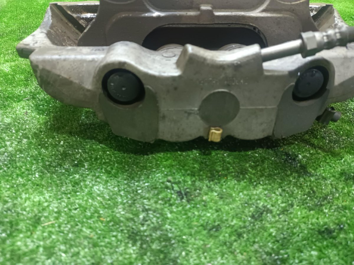 アウディ フロントブレーキキャリパー 右 A7 DBA-4GCGWC, 2013 #hyj NSP251759拍卖