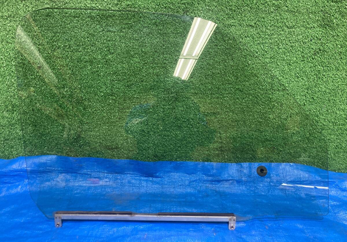 スズキ エブリィワゴン DA62W 右フロントドアガラス 運転席側 FR ウインドガラス 右フロント ガラス セントラル M2E2 管24966拍卖