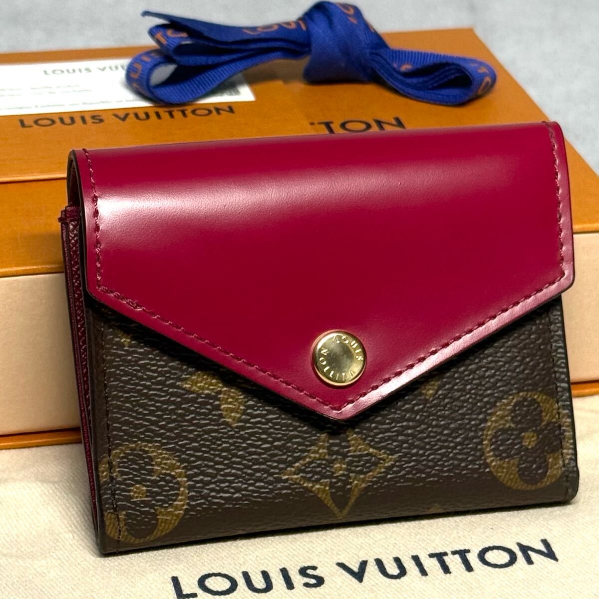 【新品同様/RFID】 ルイヴィトン モノグラム フューシャ ポルトフォイユ・ゾエ 三つ折り財布 コンパクトウォレット ICチップ M62932 箱袋拍卖