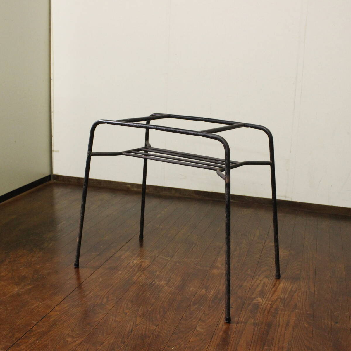 古いテーブルの鉄脚 インダストリアル工業系シャビーアンティークビンテージ古道具ディスプレイ店舗什器リメイク素材食堂園芸用品拍卖