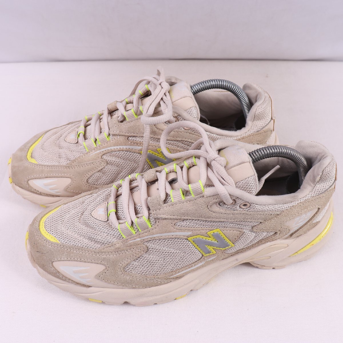 725 ニューバランス 26.5cm/new balance 灰 グレー 銀 シルバー 蛍光イエロー 中古 古着 メンズ スニーカー yy6345拍卖