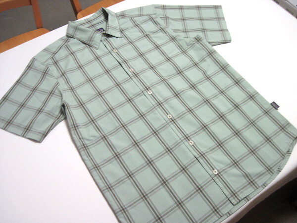 S9《patagonia》フェズマン半袖シャツ【S】薄渋緑と濃茶チェック_パタゴニアロゴボタン速乾涼快ポリ系生地_現行のGoToゴートゥのような印象拍卖