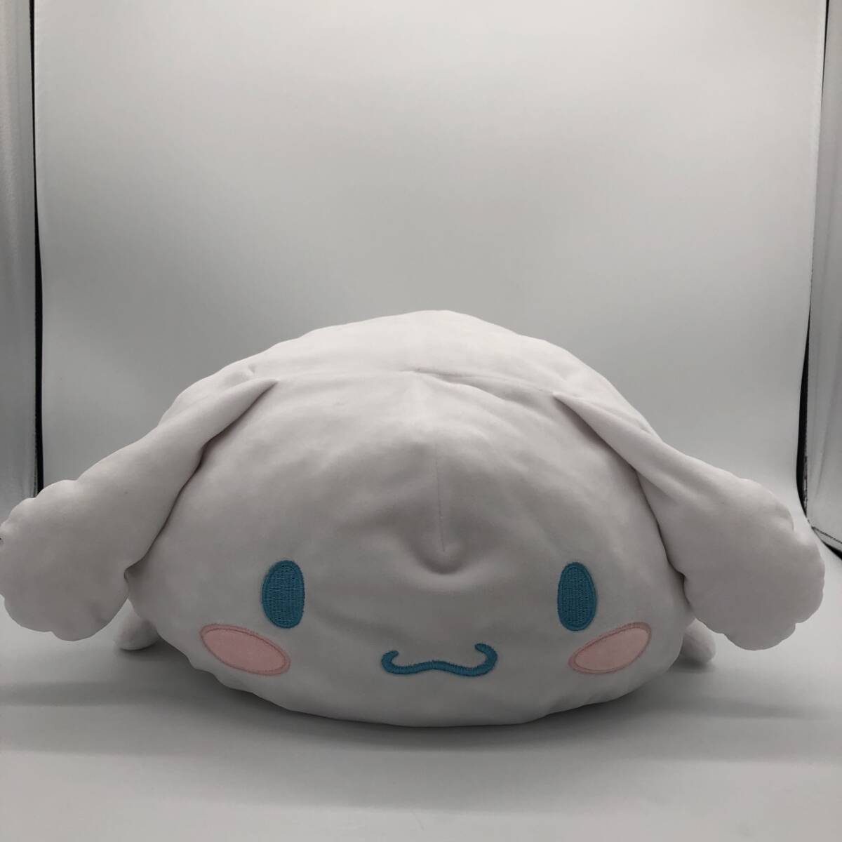 pi12997 シナモロール もちもち寝そべりクッション拍卖