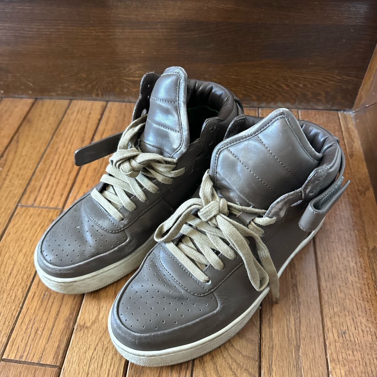 セリーヌ フィービー スニーカー ブラウン 39拍卖