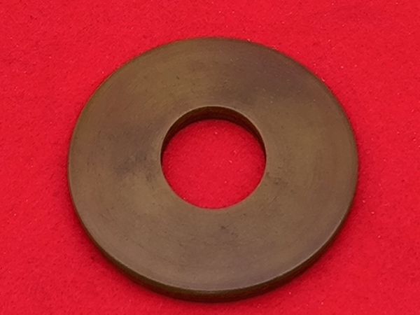 送料無料 小判型竹刀用 牛革高級磨き鍔 天然漆 拭き漆 赤目(アカメ)仕上げ 8mm厚 革鍔 新品 剣道 竹刀用②拍卖