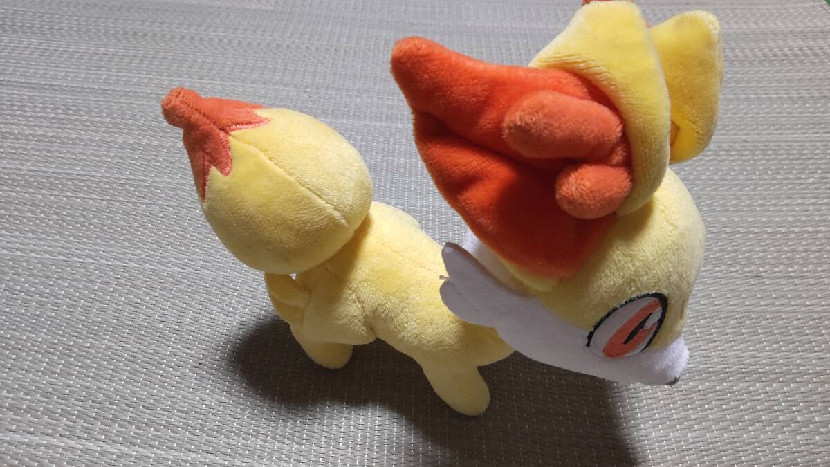 フォッコ ポケモンセンターぬいぐるみ拍卖