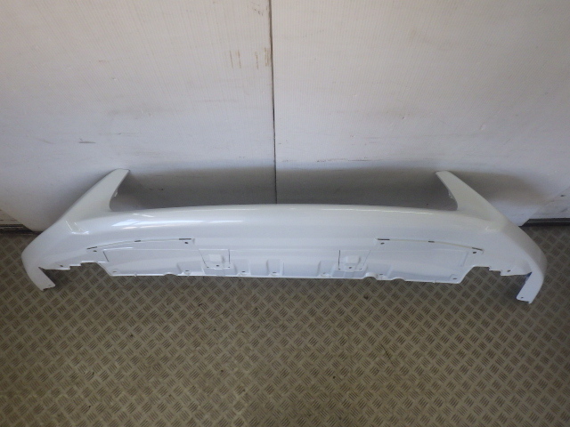 新車外し RZ3 RZ4 RZ5 RZ6 ZR-V フロントロアースカート ロアバンパー NH883P プラチナホワイトパール 71105-3V0-ZZ00 即決拍卖