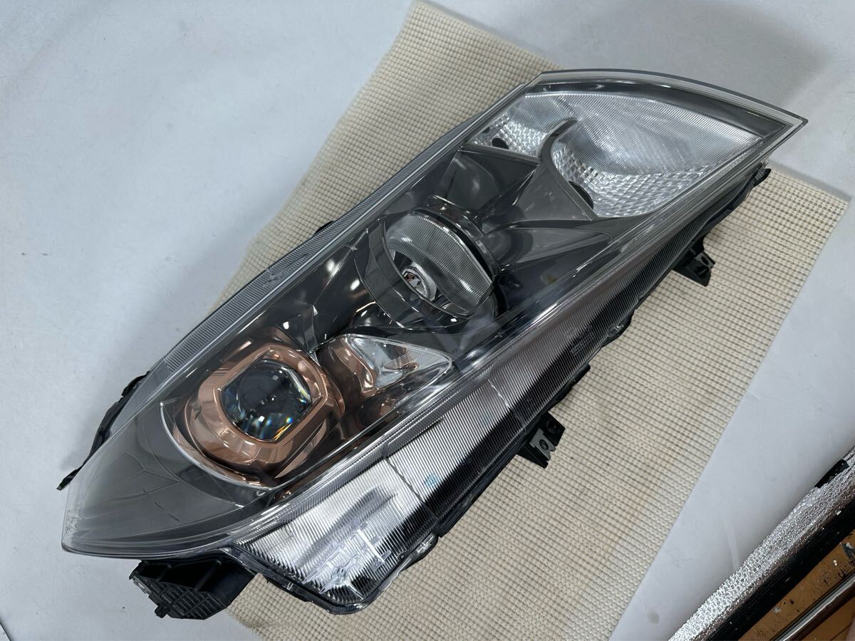 M40-2-3 良品 エスクード  右 YEA1S 前期 S-リミデッド 100-18096 ヘッドライト拍卖