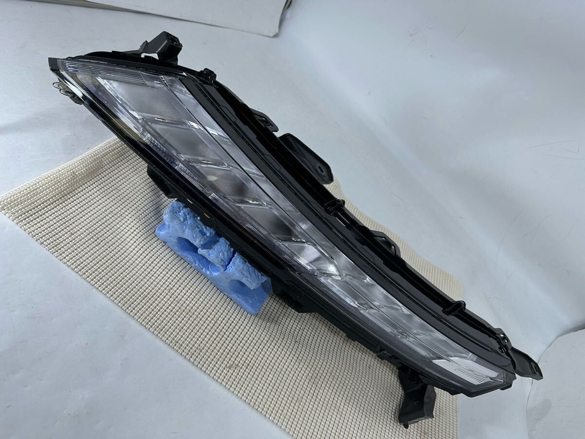 M36-6-2 エクリプスクロス GK1W GL3W 後期 フロントターンシグナルランプ ポジションランプ EDM922-05010拍卖