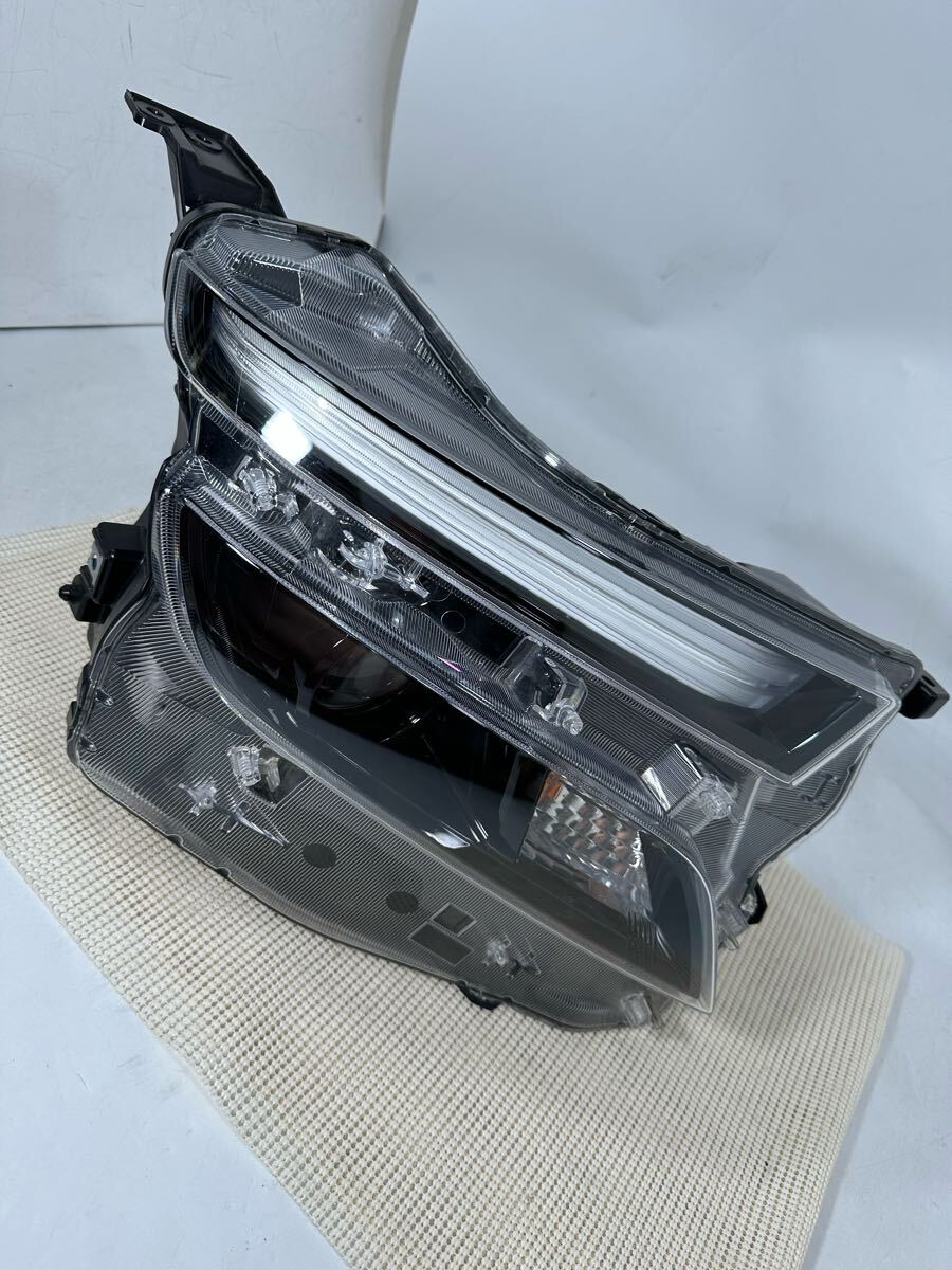 M46-3-2 良品 ソリオバンデット 右 MA37S 100-593AB  ヘッドライト拍卖