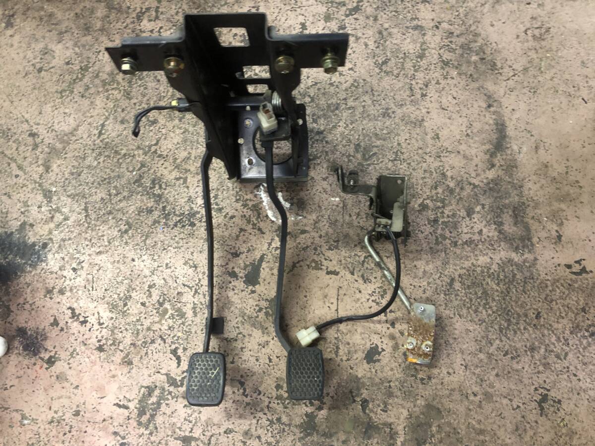 スズキ ジムニー アクセル ブレーキ クラッチ ペダル MT JA71 F5A 550cc JA11 JB43 JA51 JB31 SJ40 SUZUKI拍卖